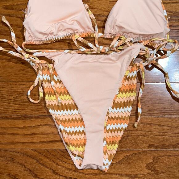 Dippin Daisys Mia Tie Side Cheeky Halter Zig Zag Stripe Bikini Set Size Large - Picture 12 of 16